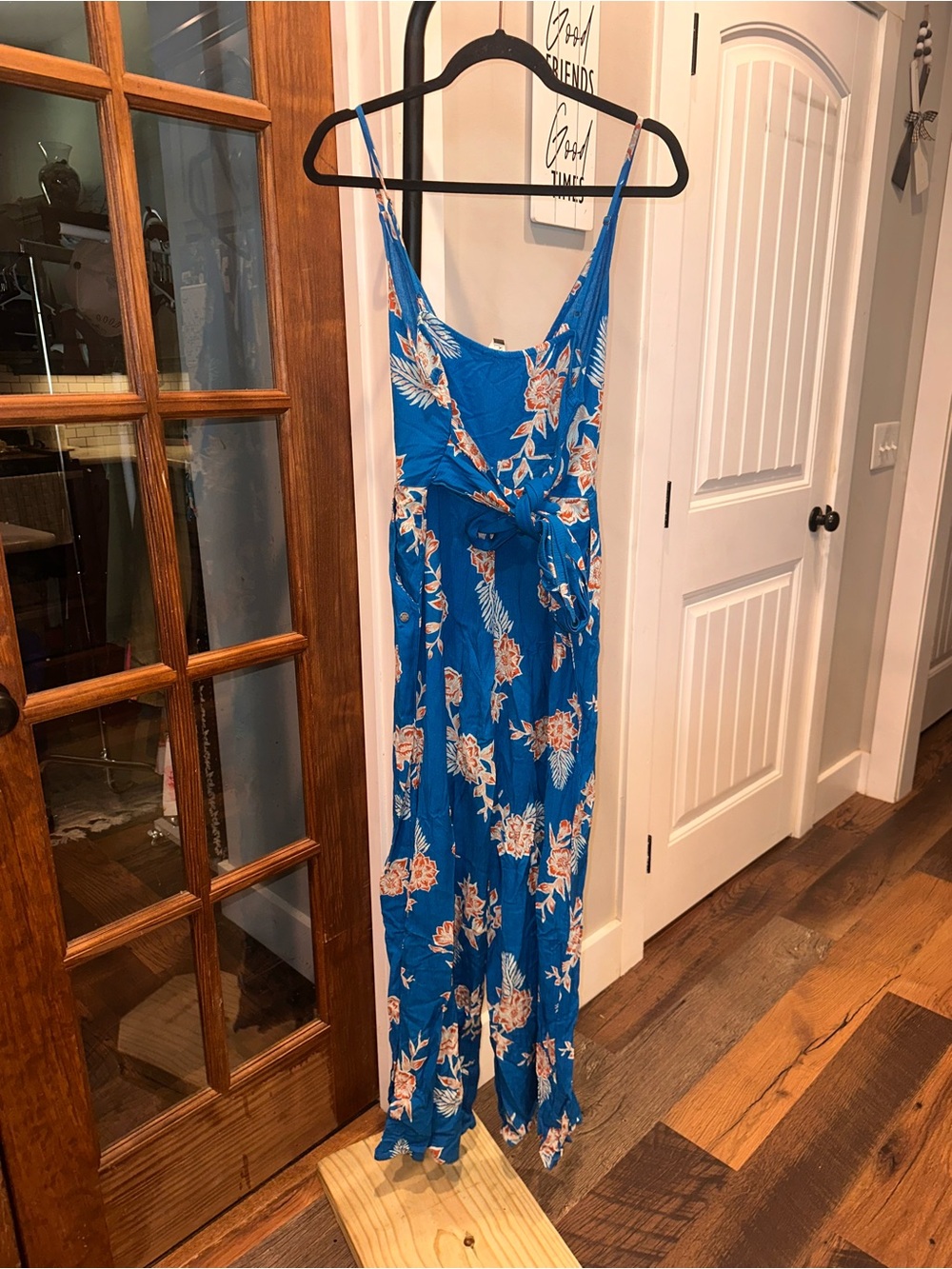 Roxy Size Medium Blue Floral Spaghetti-Strap Jumpsuit - Picture 7 of 9